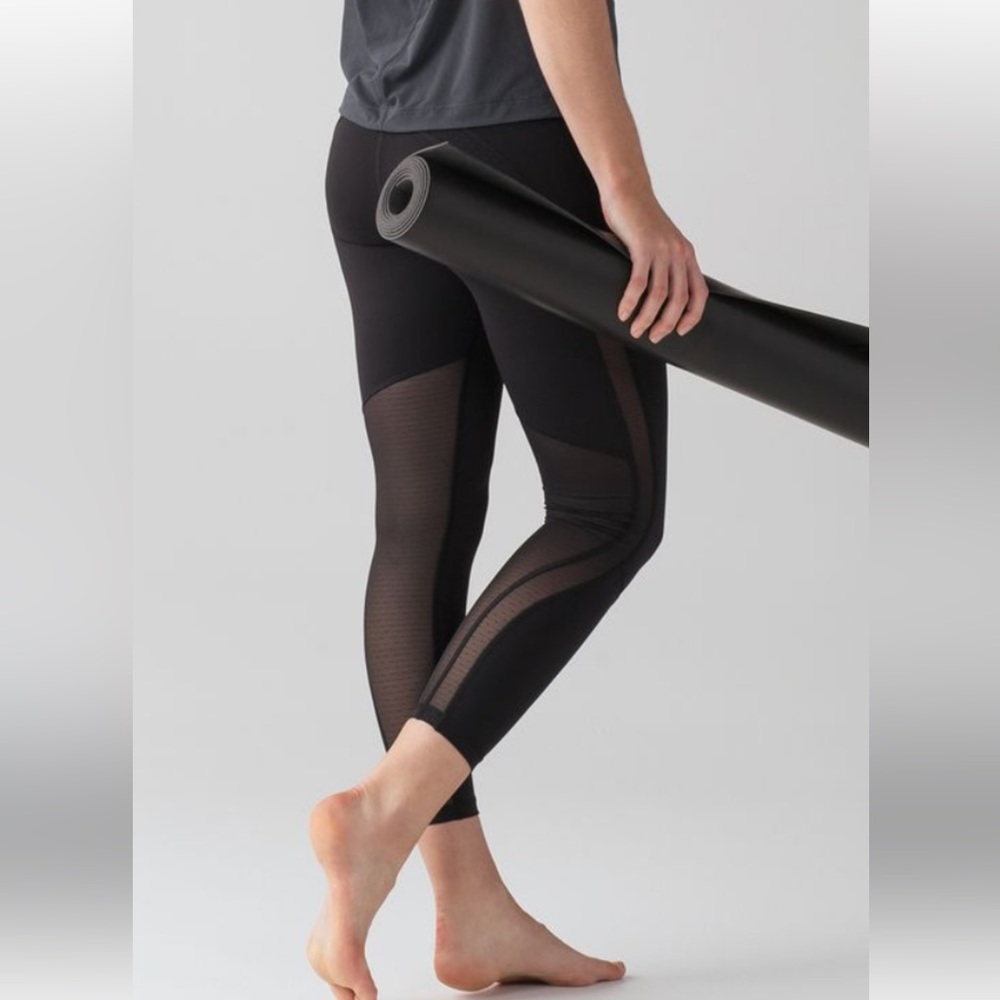 ⭐️NWT⭐️Lululemon Revitalize Tight